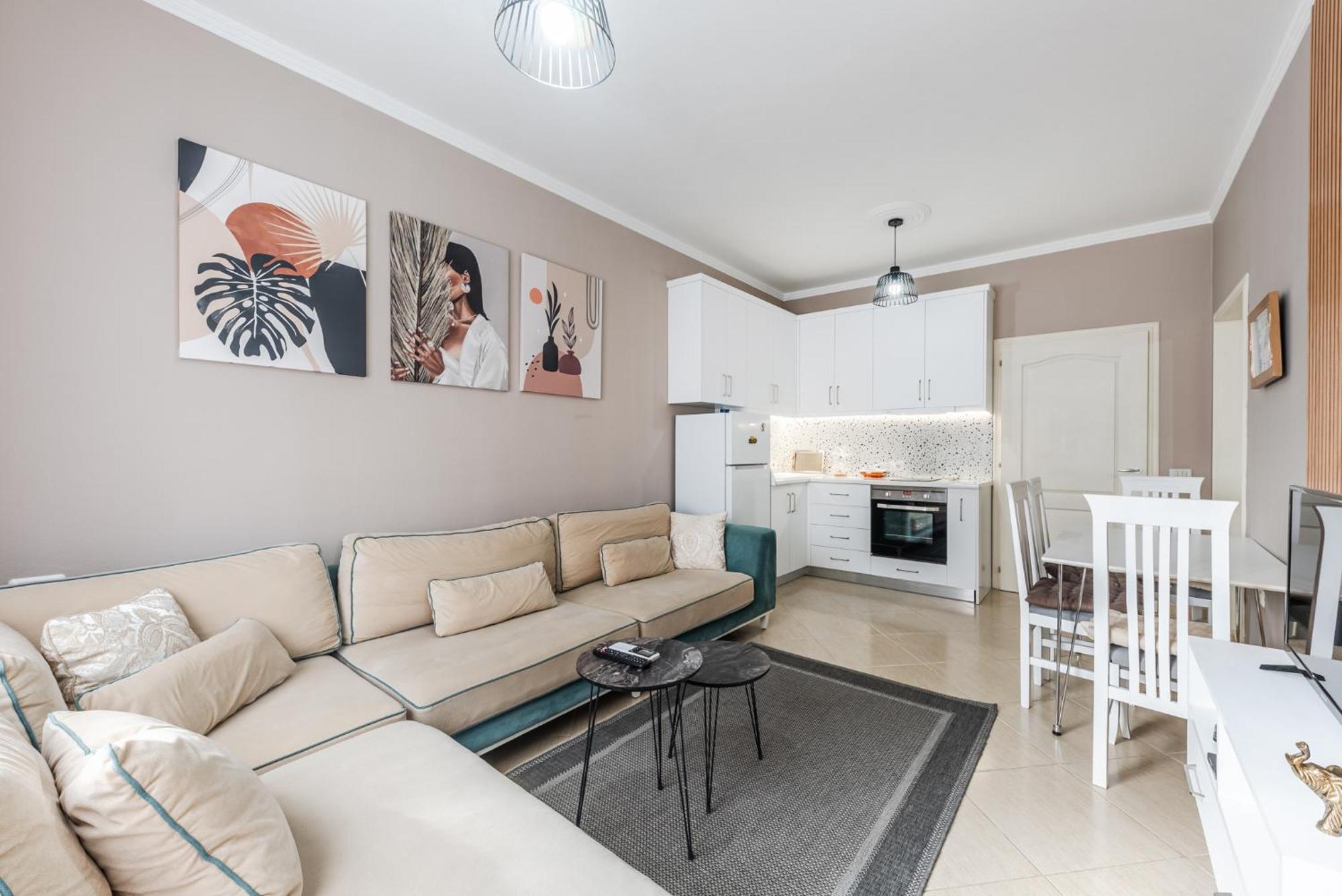 Apartment Kondo Stays - Digital Nomad Tirana