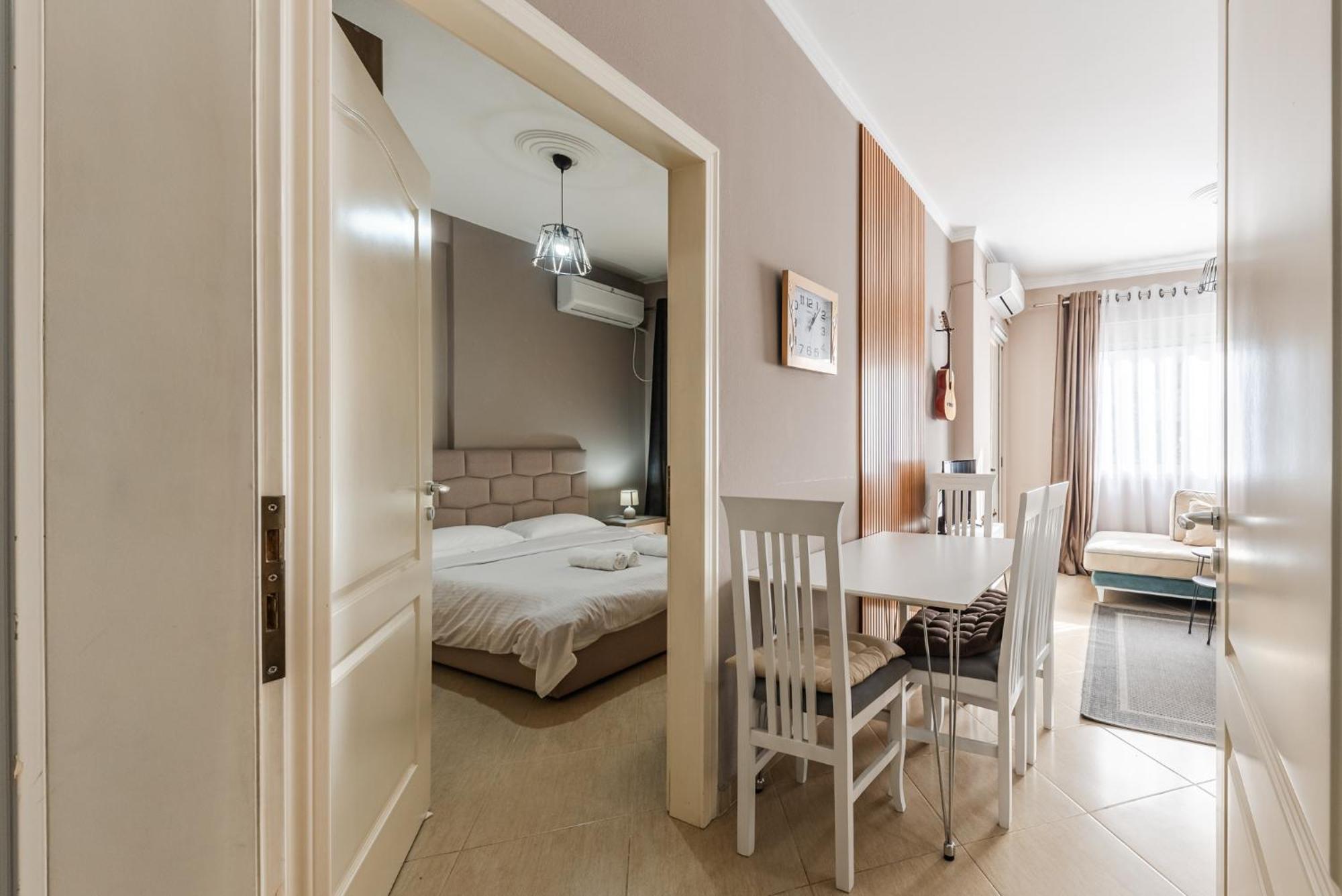 Apartment Kondo Stays - Digital Nomad Tirana