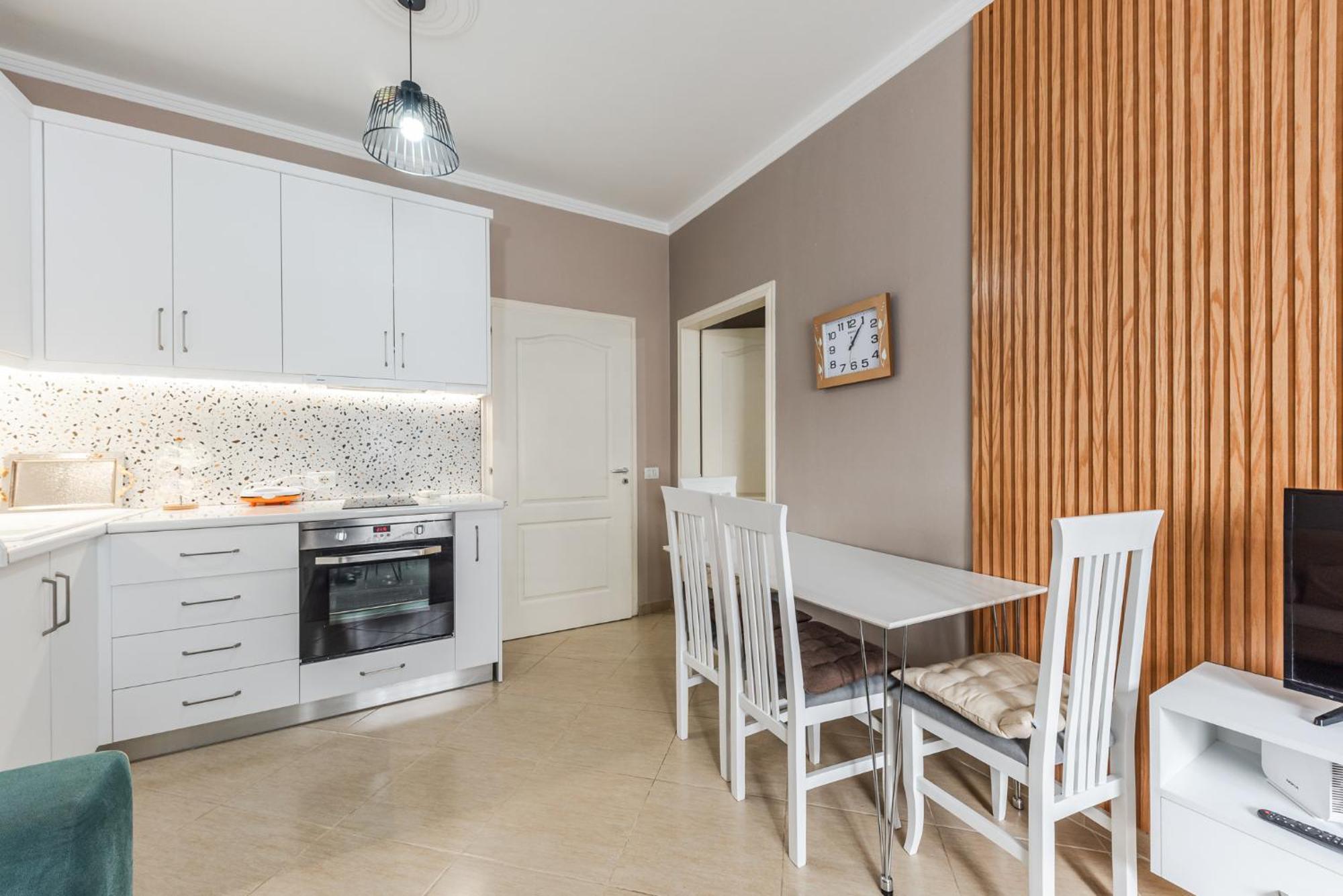 Kondo Stays - Digital Nomad Apartment
